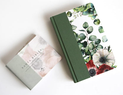 Biblia RVR 1960 Letra Grande Tapa Dura Y Tela Verde Con Flores Tamaño Manual / Bible RVR 1960 Handy Size Large Print Hardcover Cloth with Green Floral (Spanish Edition)