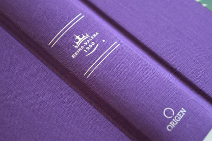 Biblia RVR1960 Tapa Dura Y Tela Morada Con Flores Tamaño Manual Con Índice / Spanish Bible RVR 1960, Hardcover, Purple Cloth with Flowers, Handy Size (Spanish Edition)